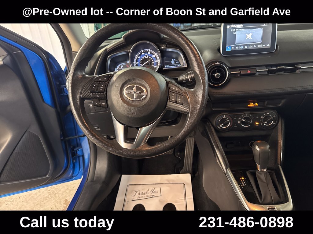 Used 2016 Blue Scion Base image 17