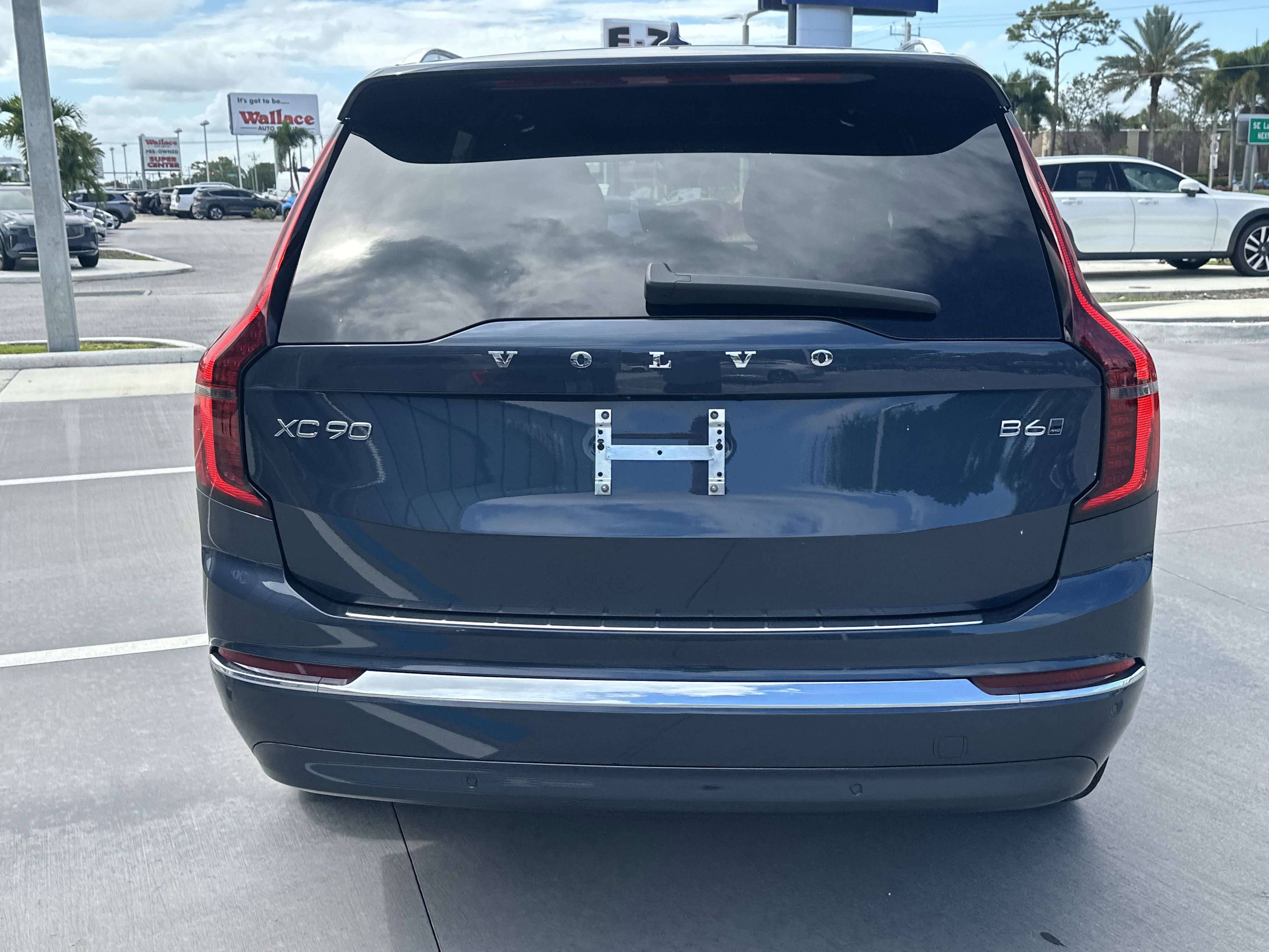 2026 Volvo XC90 Plus - Photo 7