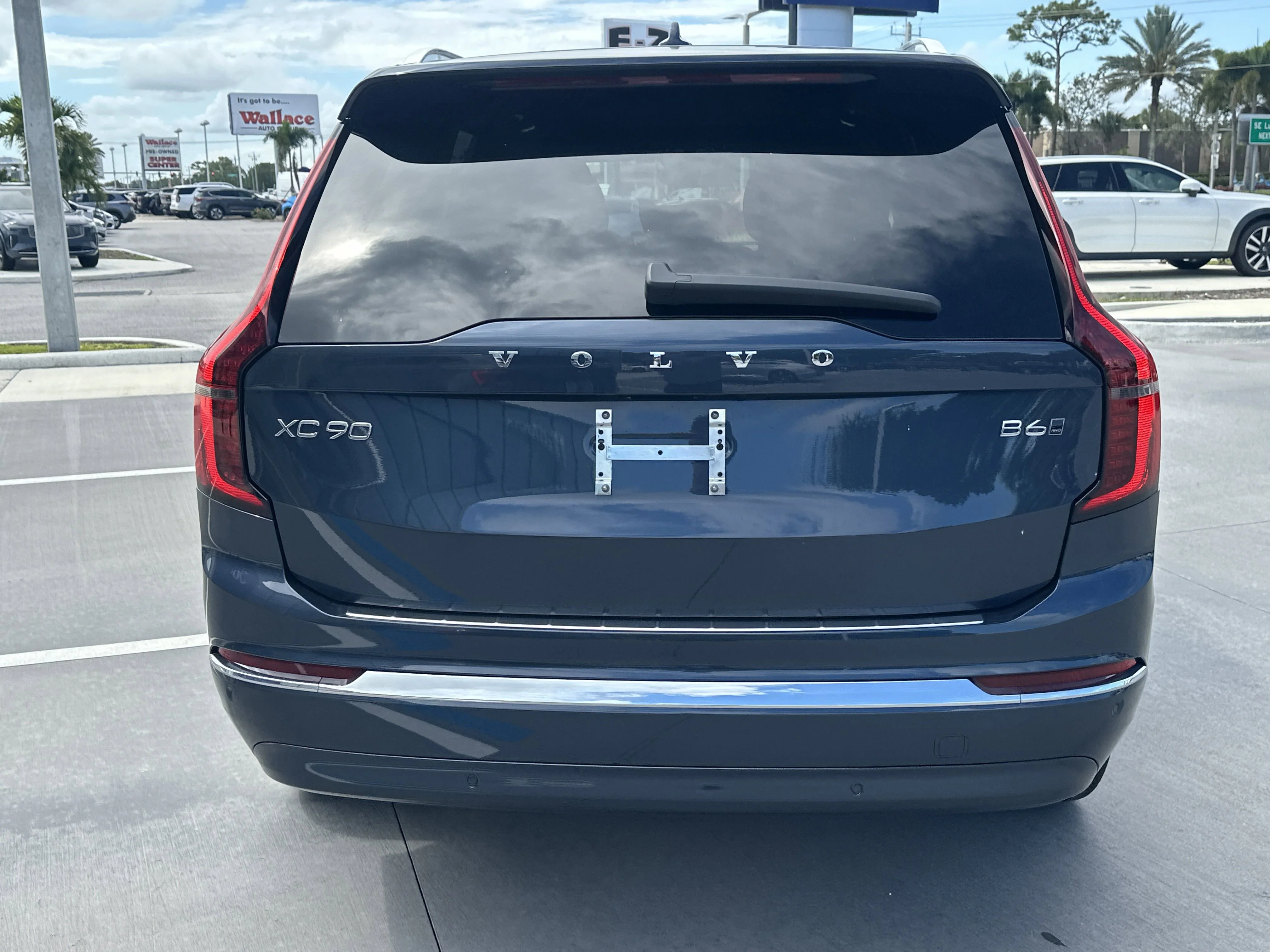 2026 Volvo XC90 Plus - Photo 7