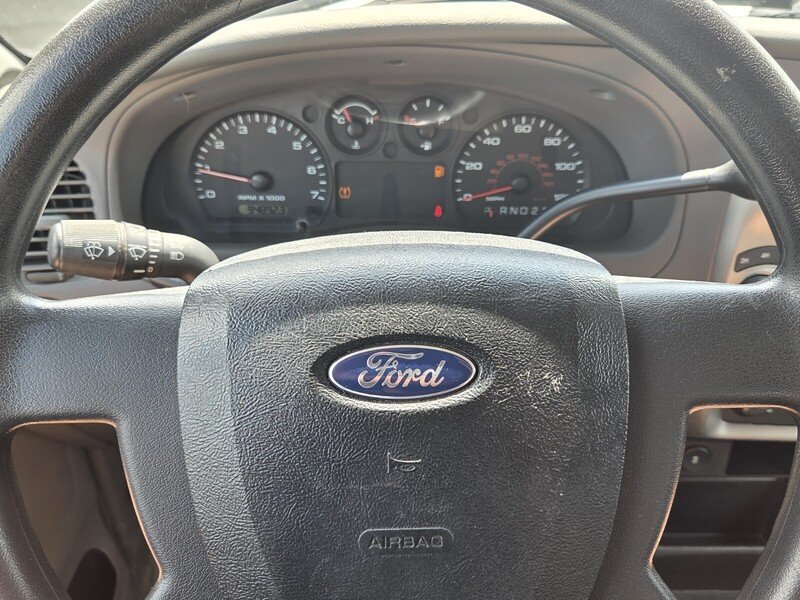 Used 2011 Oxford White FORD 4WD 4DR SUPERCAB 126" XLT image 27