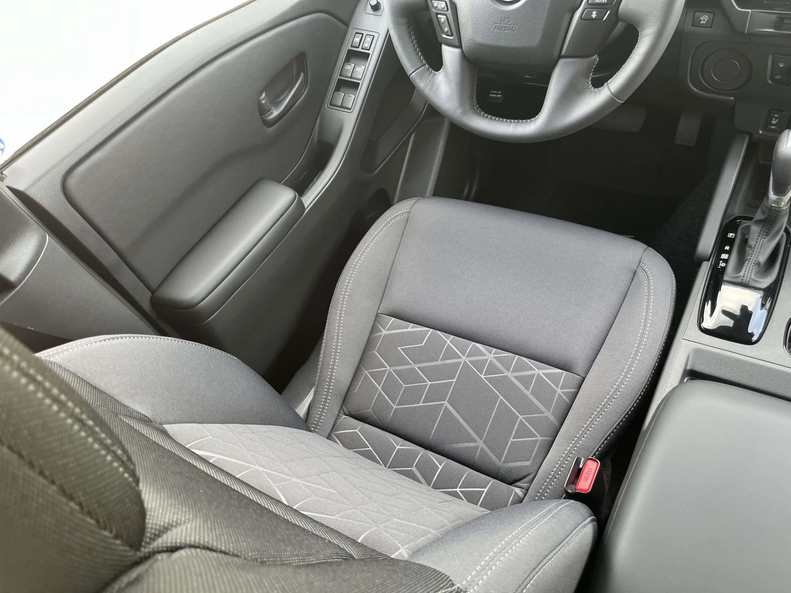 New 2026 Boulder Gray Pearl Nissan Crew Cab SV image 16