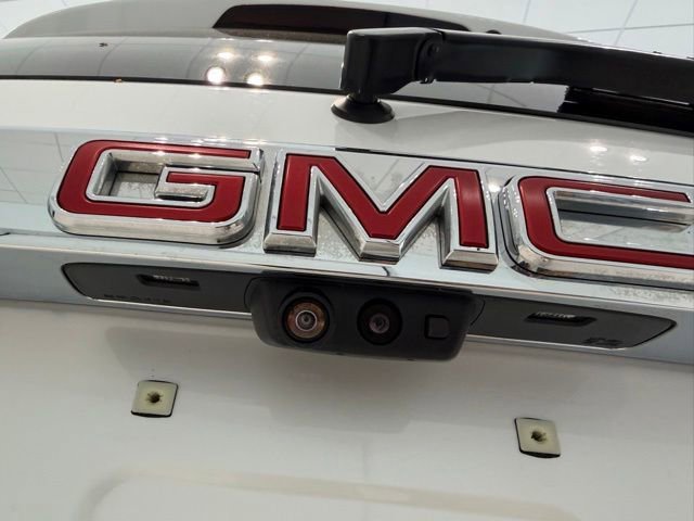 Used 2023 White Frost Tricoat GMC Denali image 7