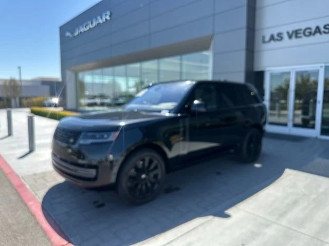 Certified Used 2023 Black Land Rover SE image 1