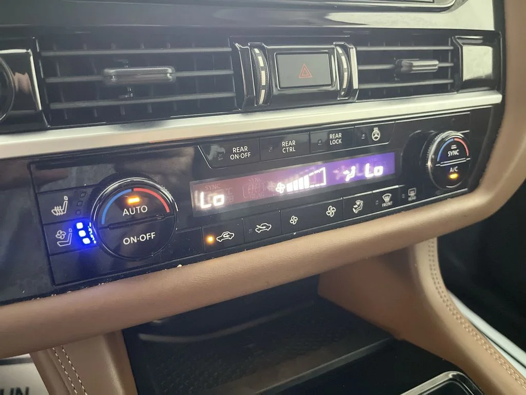 Used 2024 Gray Nissan Platinum image 23