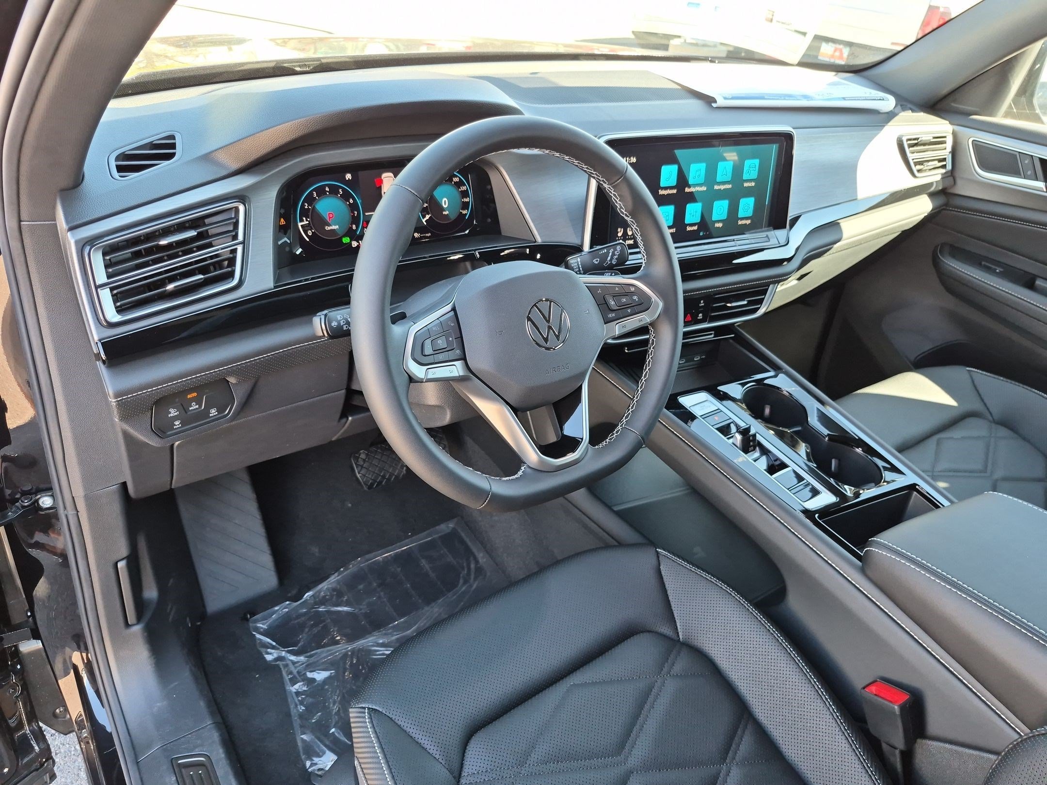 New 2026 Deep Black Pearl Volkswagen 2.0T SE w/Technology image 10