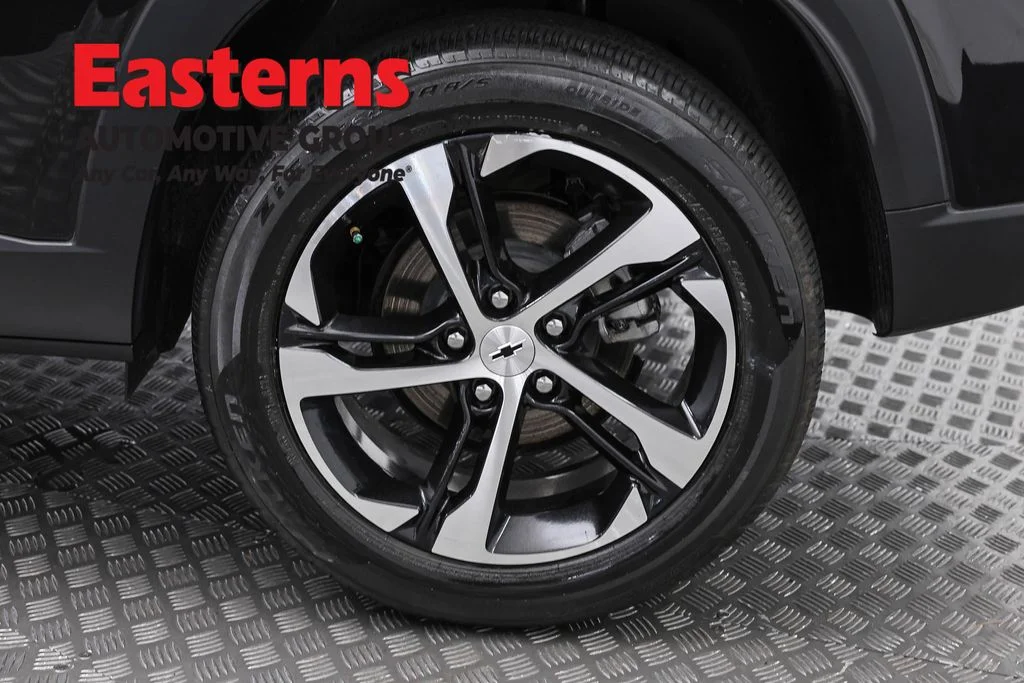 Used 2024 Black Chevrolet 1RS image 32