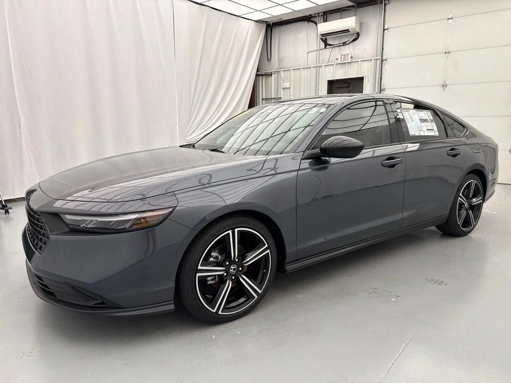 New 2026 Meteorite Gray Metallic Honda SE image 3