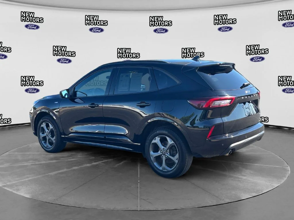 Used 2024 Black Metallic Ford ST-Line Select image 3