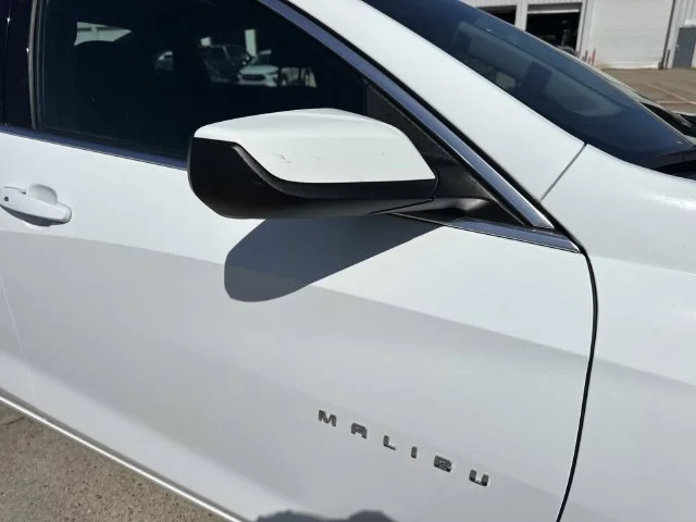 Used 2025 White Chevrolet LT image 23