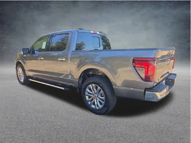 New 2026 Carbonized Gray Metallic Ford XLT image 37