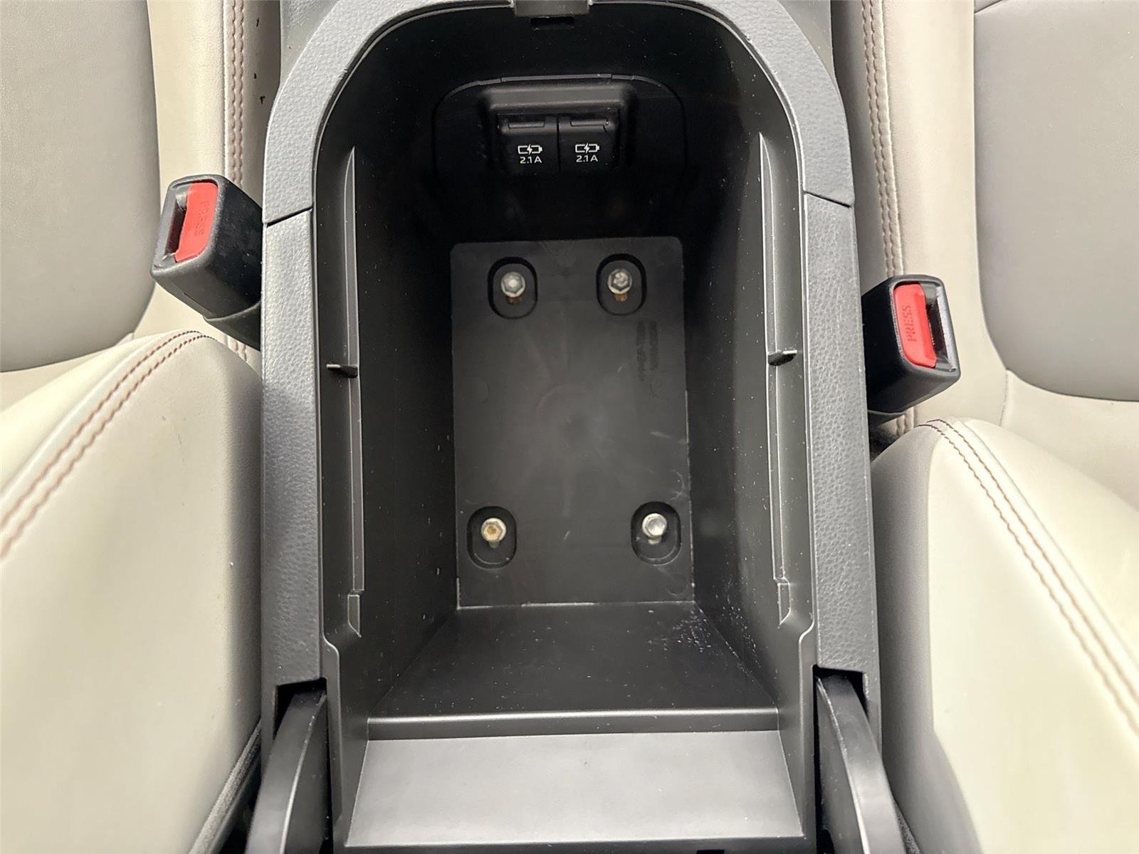 Used 2020 Magnetic Gray Metallic Toyota XLE Premium image 31
