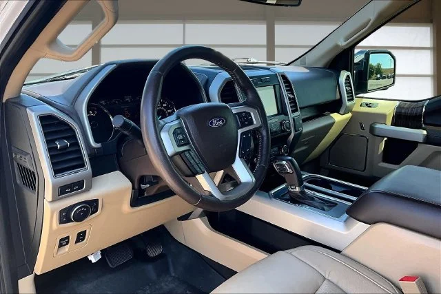 Used 2019 White Ford Lariat image 12