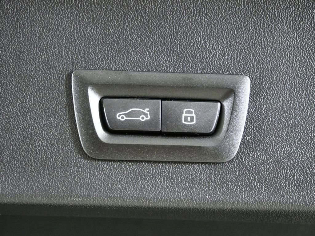 Used 2026 Skyscraper Grey Metallic BMW 30 xDrive image 29