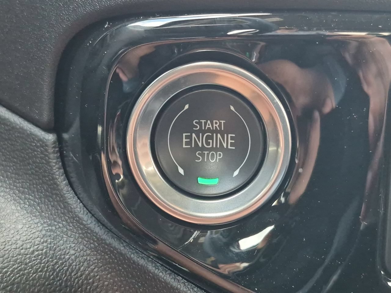 New 2026 Summit White Chevrolet LT (2FL) image 17