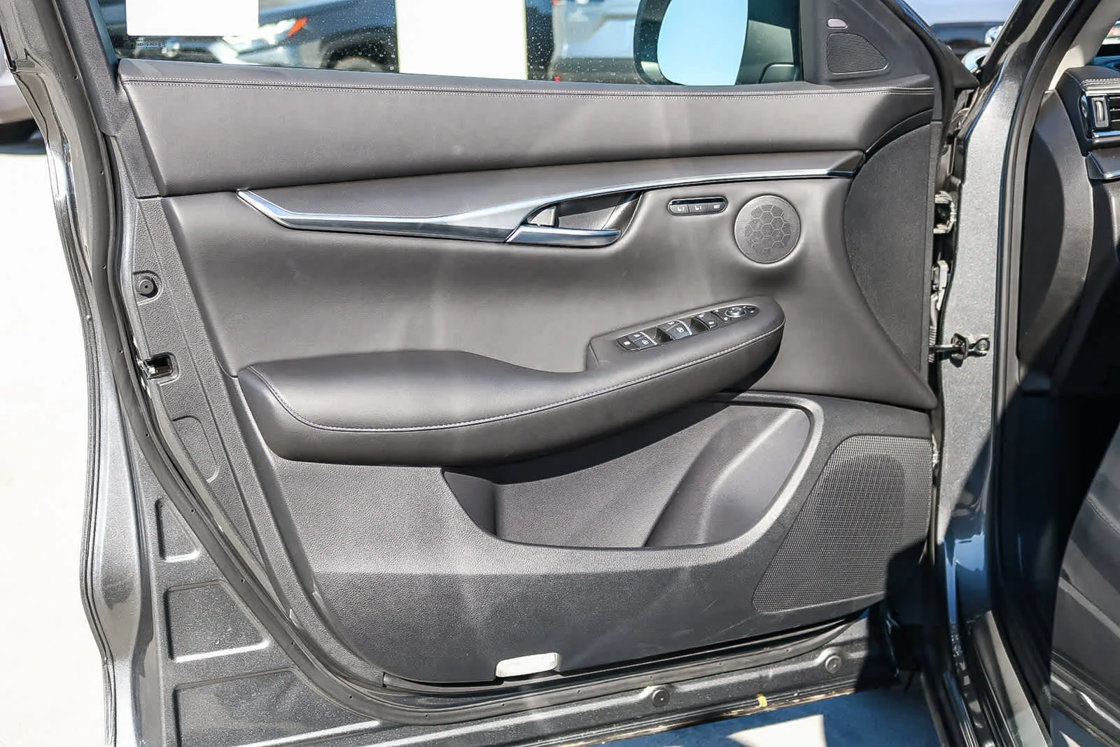 New 2025 GRAPHITE SHADOW INFINITI LUXE AWD image 23