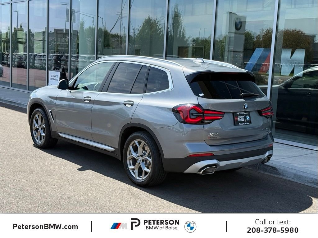 Used 2024 Skyscraper Grey Metallic BMW xDrive30i image 3