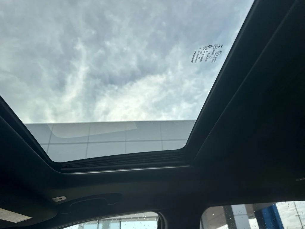 Used 2021 Silver Jeep Limited image 23
