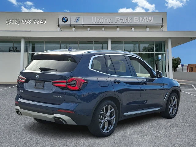 Used 2022 Phytonic Blue Metallic BMW xDrive30i image 4