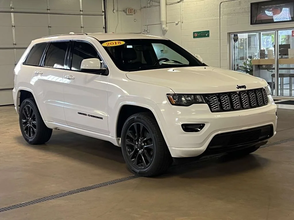 Used 2018 White Jeep Altitude 4x4 image 7