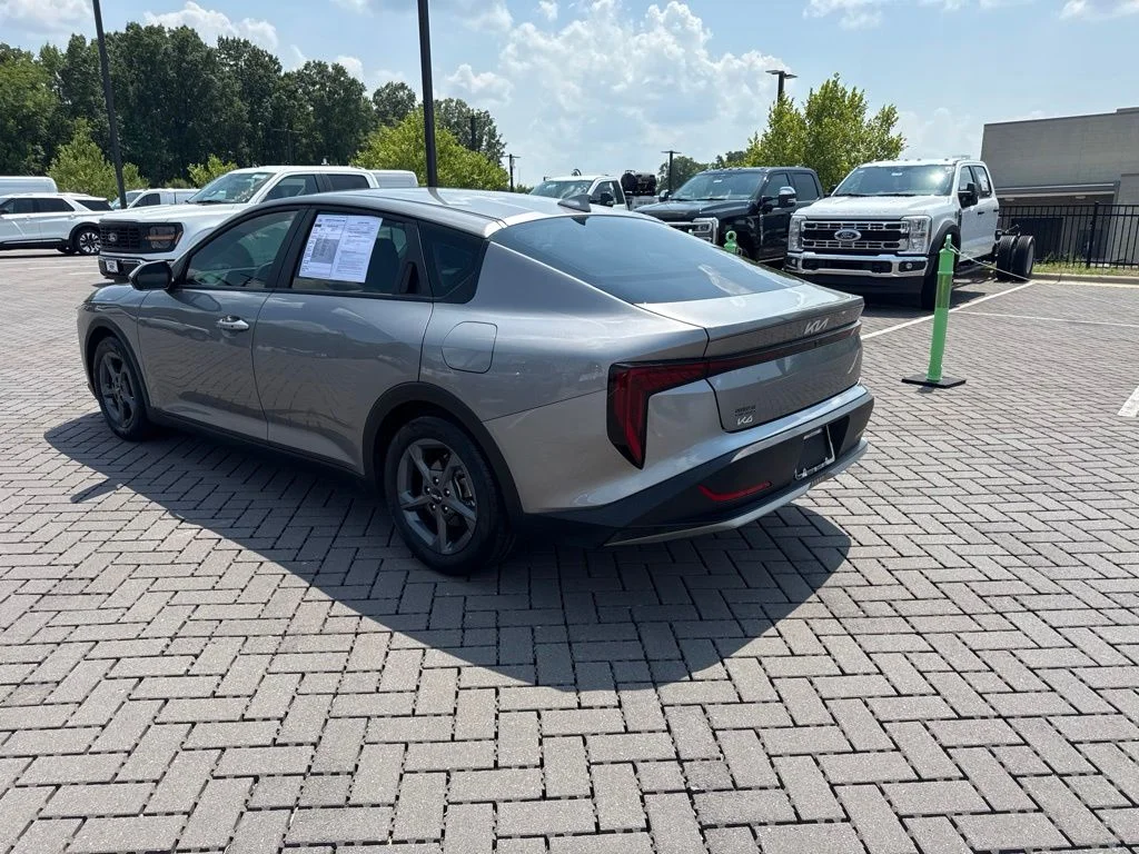 Used 2025 Gray Kia LXS image 5