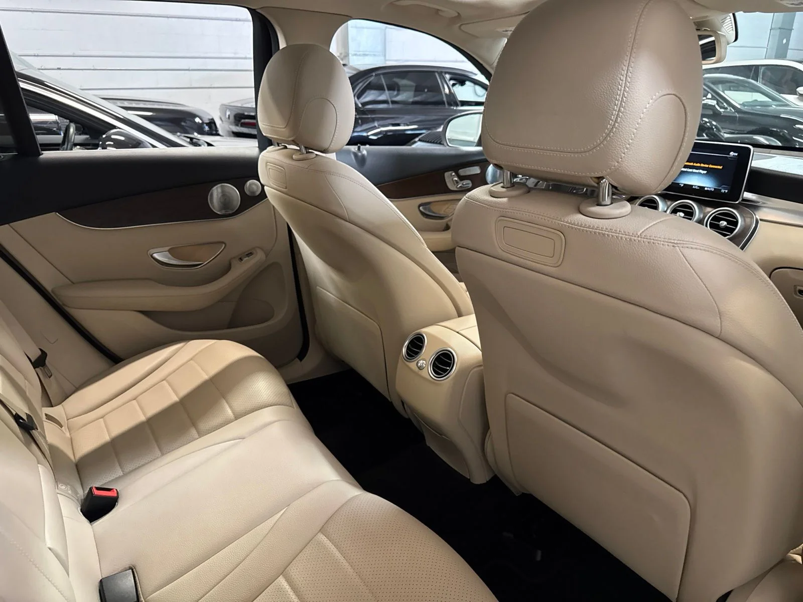 Used 2019 White Mercedes-Benz GLC 300 image 22