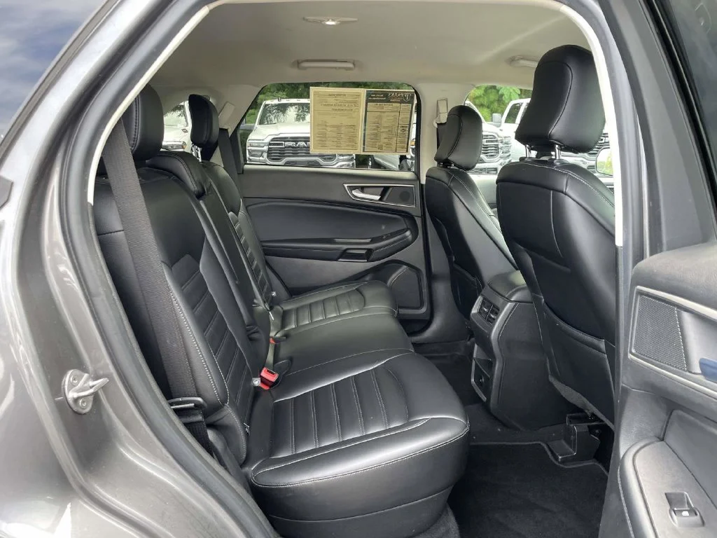 Used 2024 Gray Ford SEL image 18