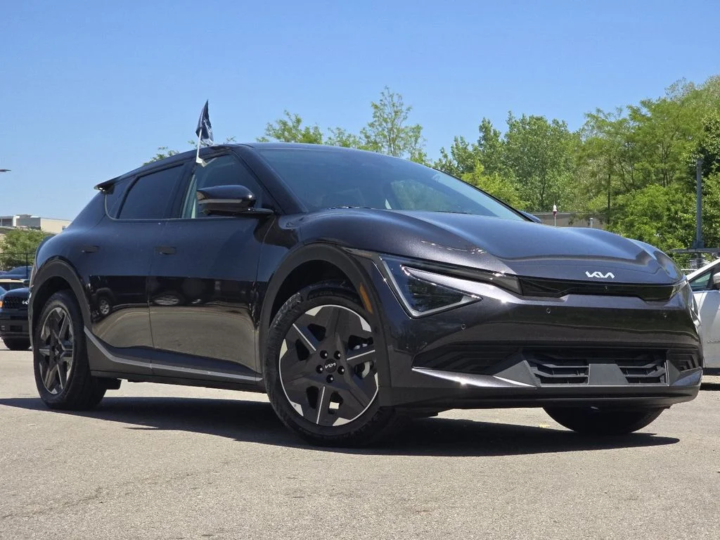 2025 Kia EV6 Light L/R AWD's photo