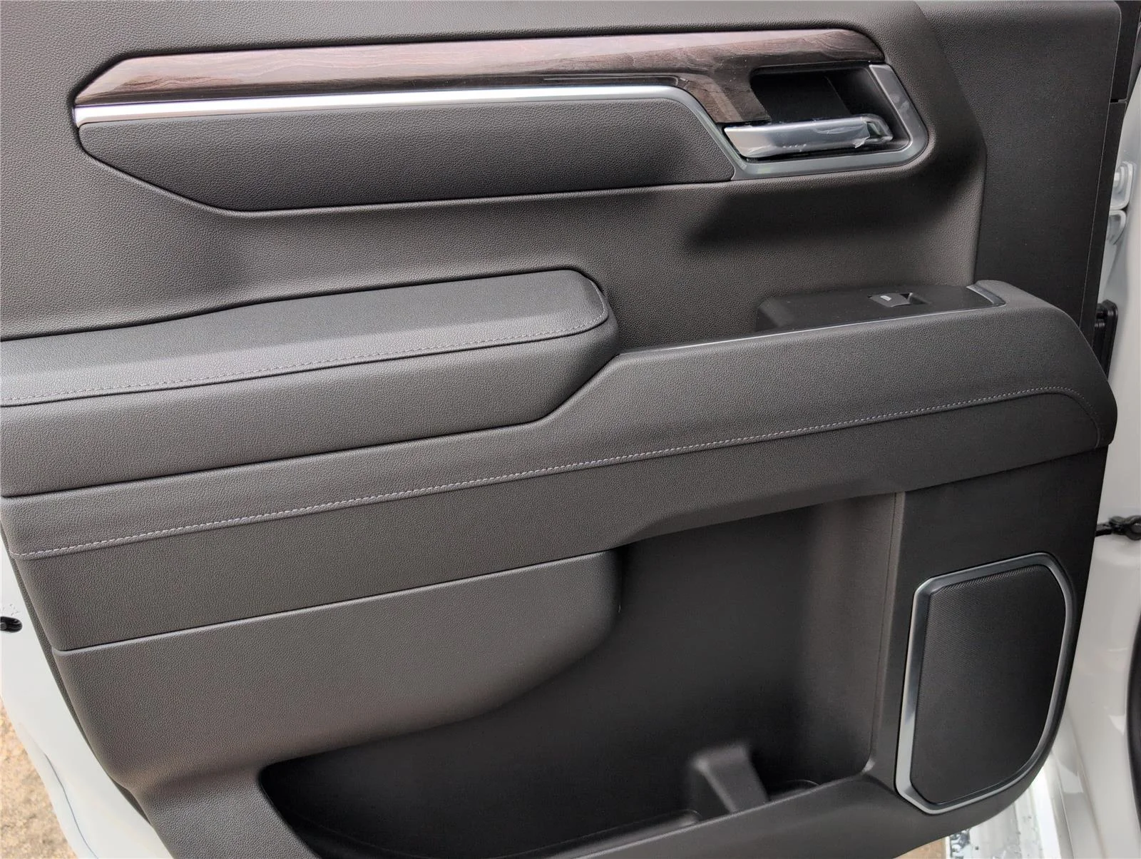 2026 Chevrolet Silverado 1500 LTZ - Photo 32