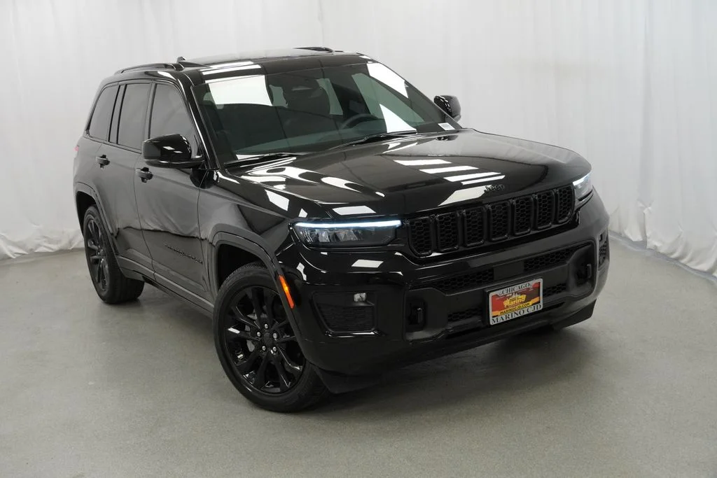 Used 2023 Black Jeep Overland image 9