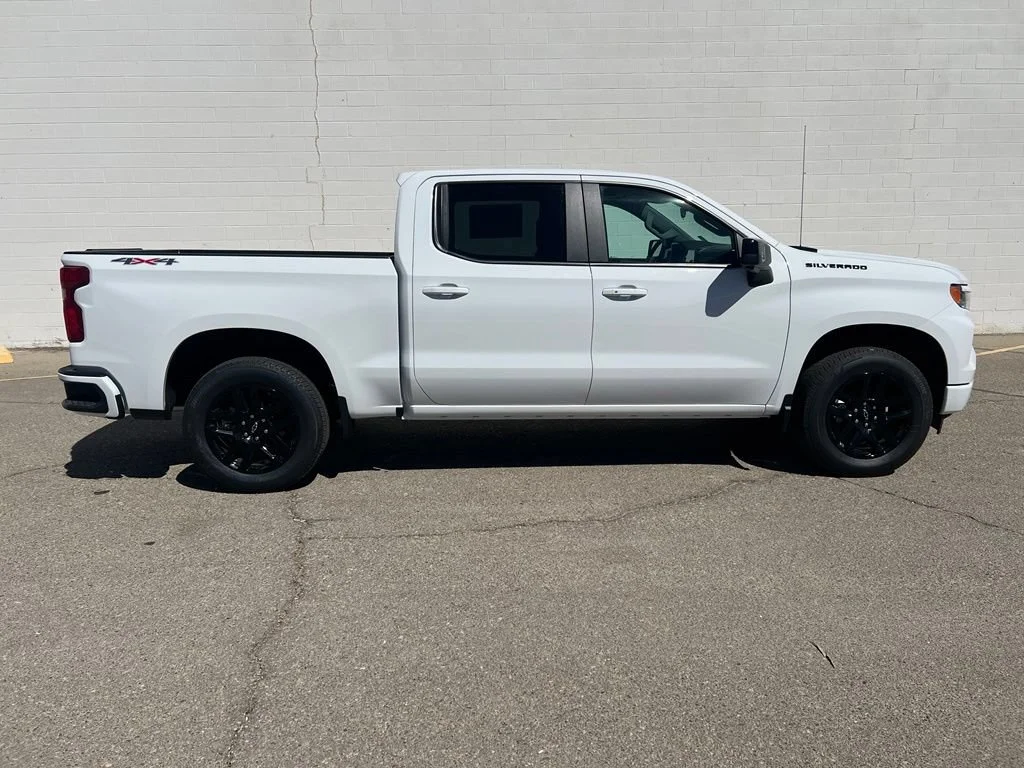 New 2026 Summit White Chevrolet RST image 8
