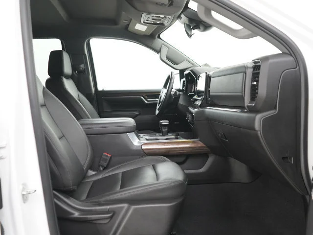 Used 2024 Summit White Chevrolet RST image 10