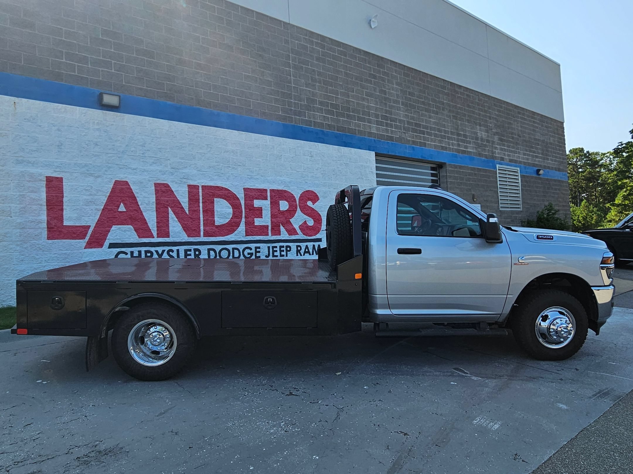 New 2026 Silver-Zynith Exterior Paint RAM Tradesman image 8