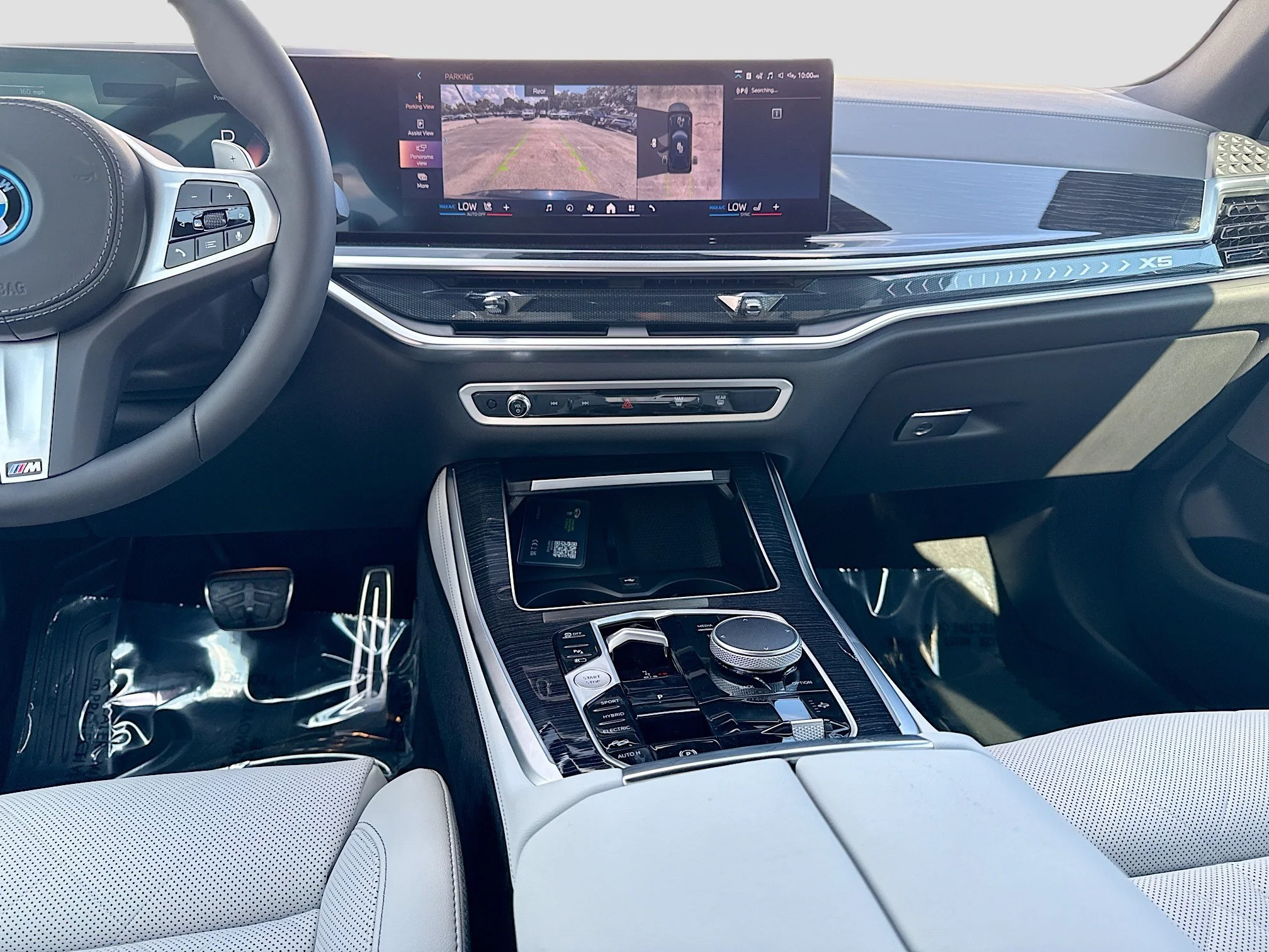 New 2026 Carbon Black Metallic BMW xDrive50e image 19