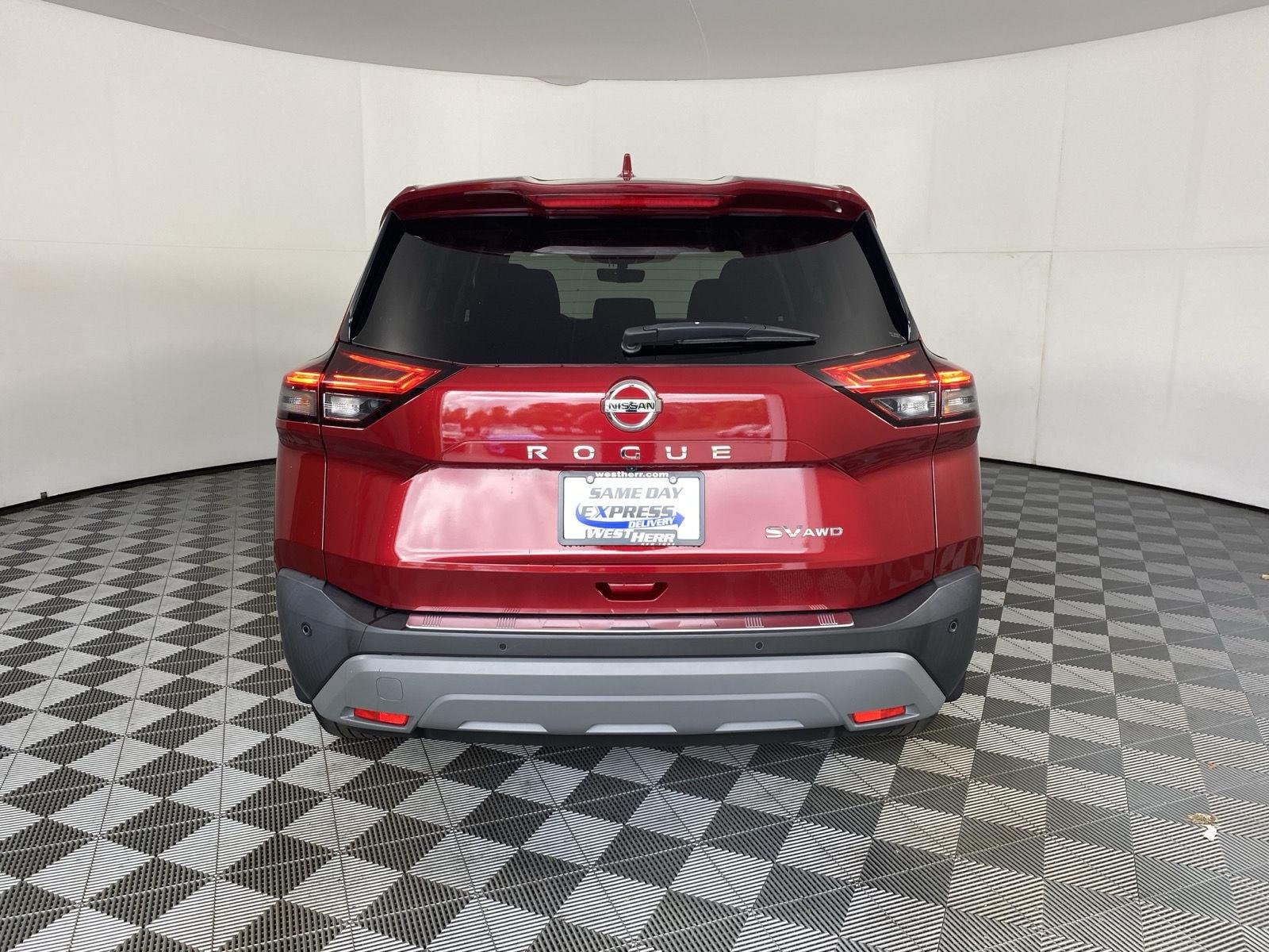 Used 2021 Scarlet Ember Tintcoat Nissan SV image 6