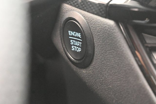 Used 2025 Silver Metallic Ford ST-Line image 21