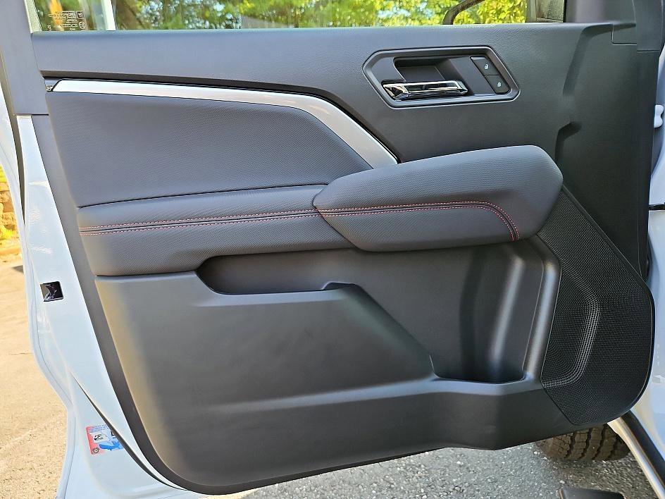 2025 Chevrolet Colorado Z71 - Photo 13