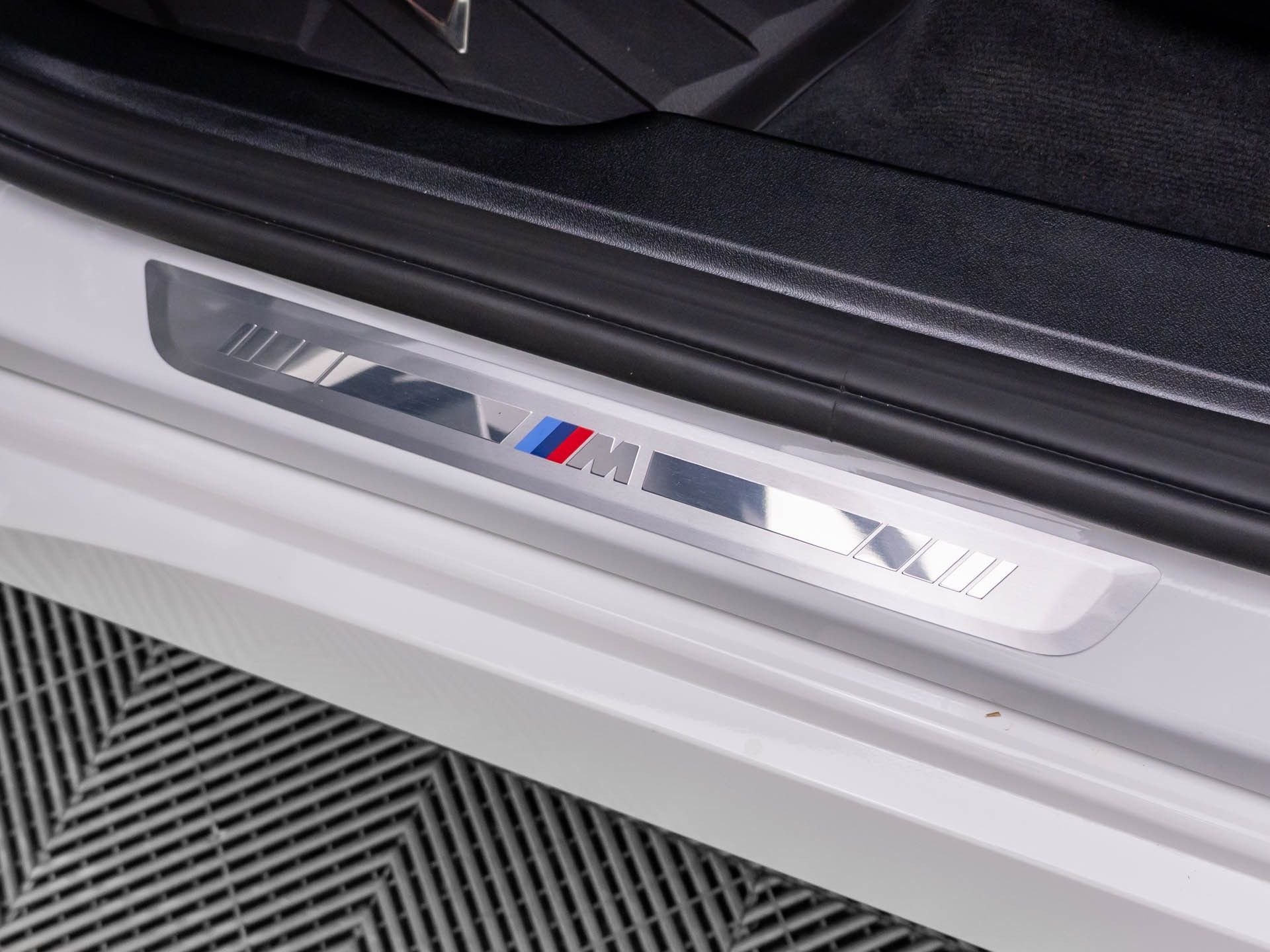 New 2026 Alpine White BMW 30 xDrive image 17
