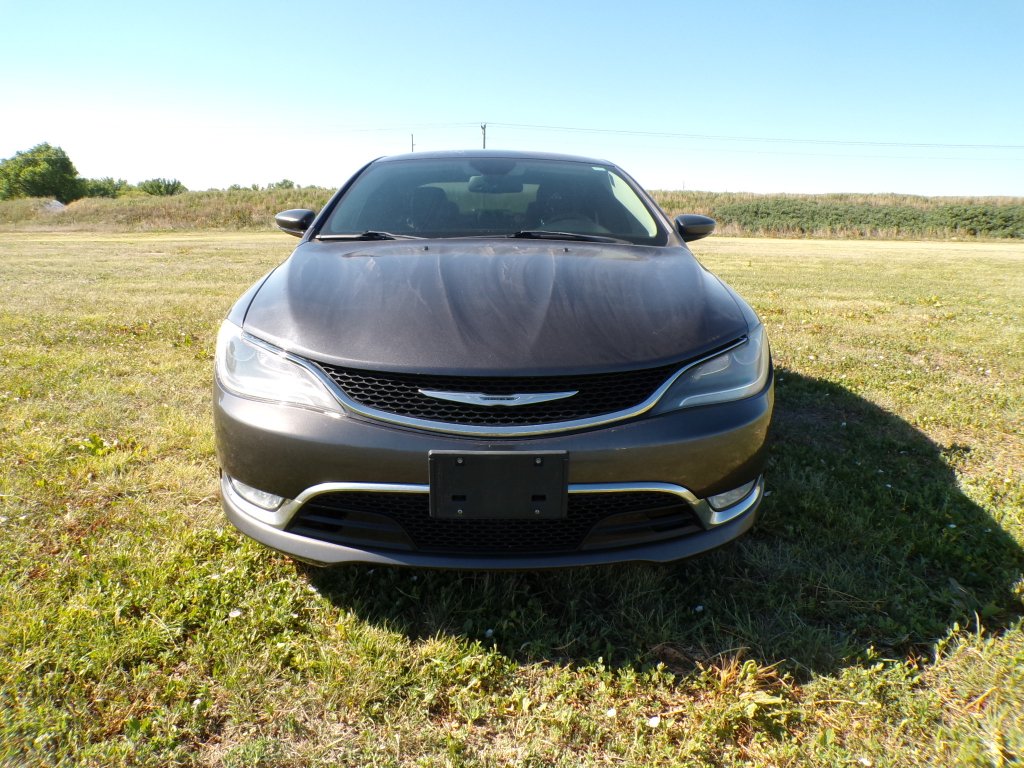 Used 2015 Granite Crystal Metallic Clearcoat Chrysler C image 1
