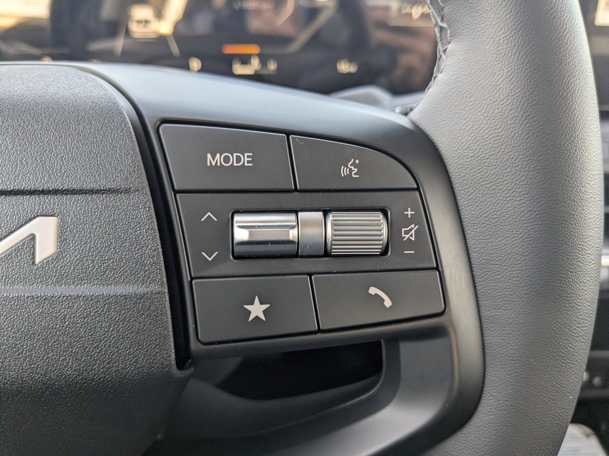 New 2025 Interstellar Gray Kia EX image 31
