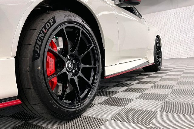 New 2027 Pearl White TriCoat/ Super Black Two Tone Nissan NISMO image 35