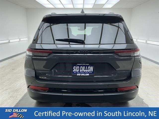 Used 2025 Baltic Gray Metallic Clearcoat Jeep Altitude image 5