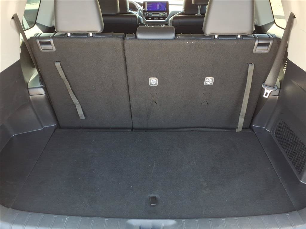 Used 2025 Beige Toyota XLE image 17