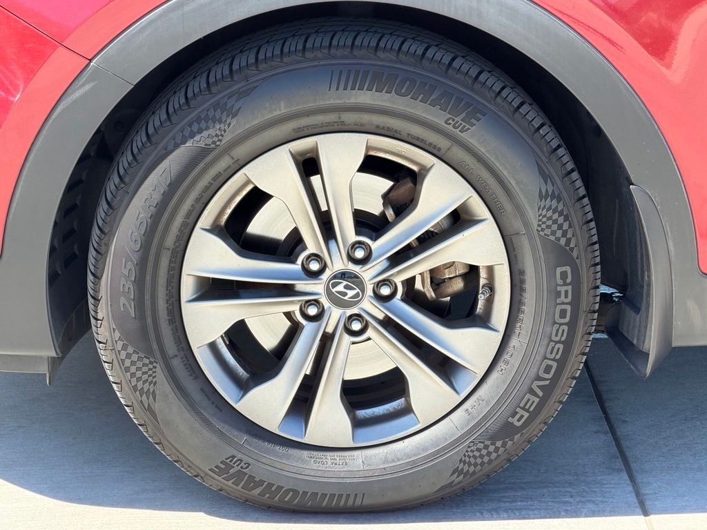Used 2014 Red Hyundai Base image 11