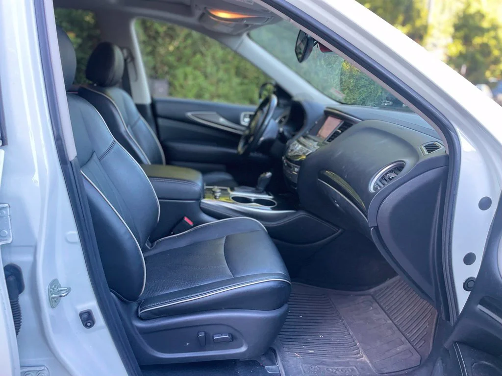 Used 2020 Majestic White INFINITI LUXE image 25