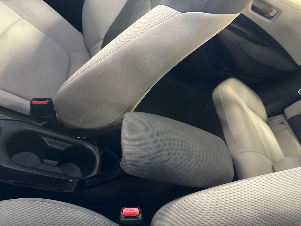 Used 2022  Toyota LE image 25