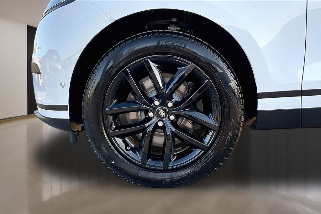 New 2026 FUJI WHITE Land Rover S image 13