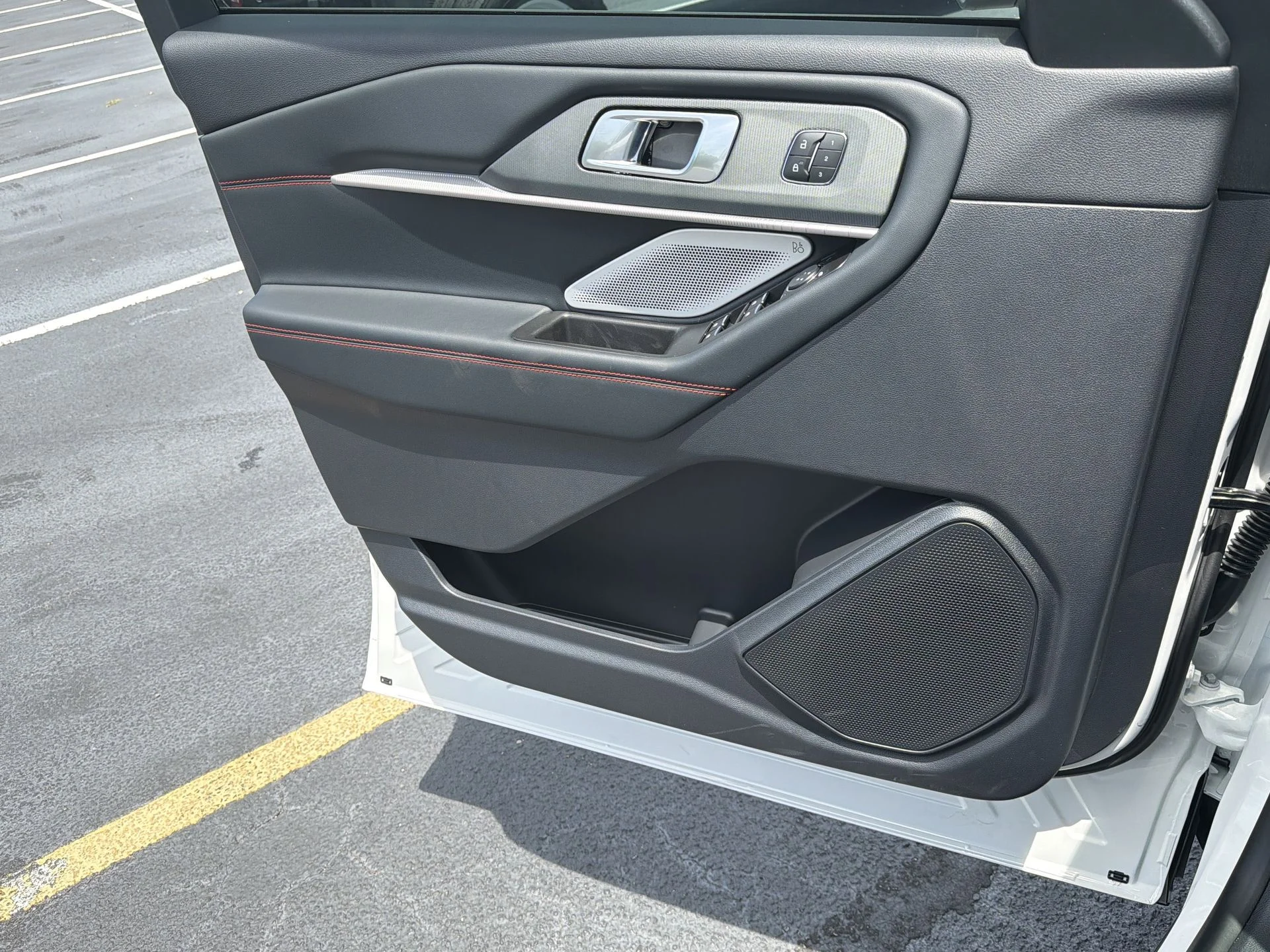 New 2026 Star White Metallic Tri-Coat Ford ST image 18
