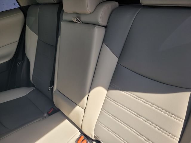 Used 2020  Toyota XLE Premium image 15
