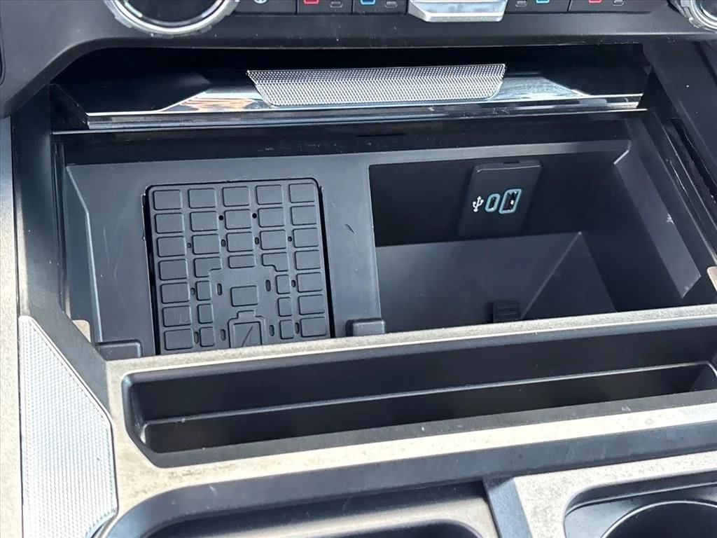 Used 2025 Black Ford Lariat image 37