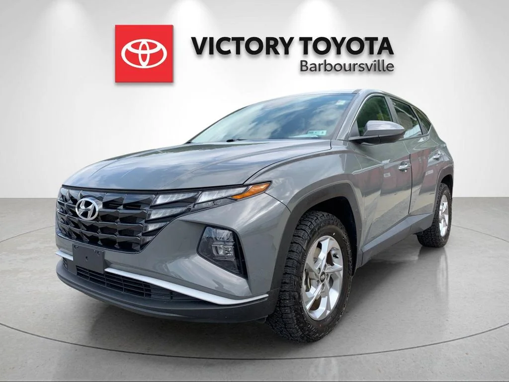 Used 2024 Gray Hyundai SE image 1